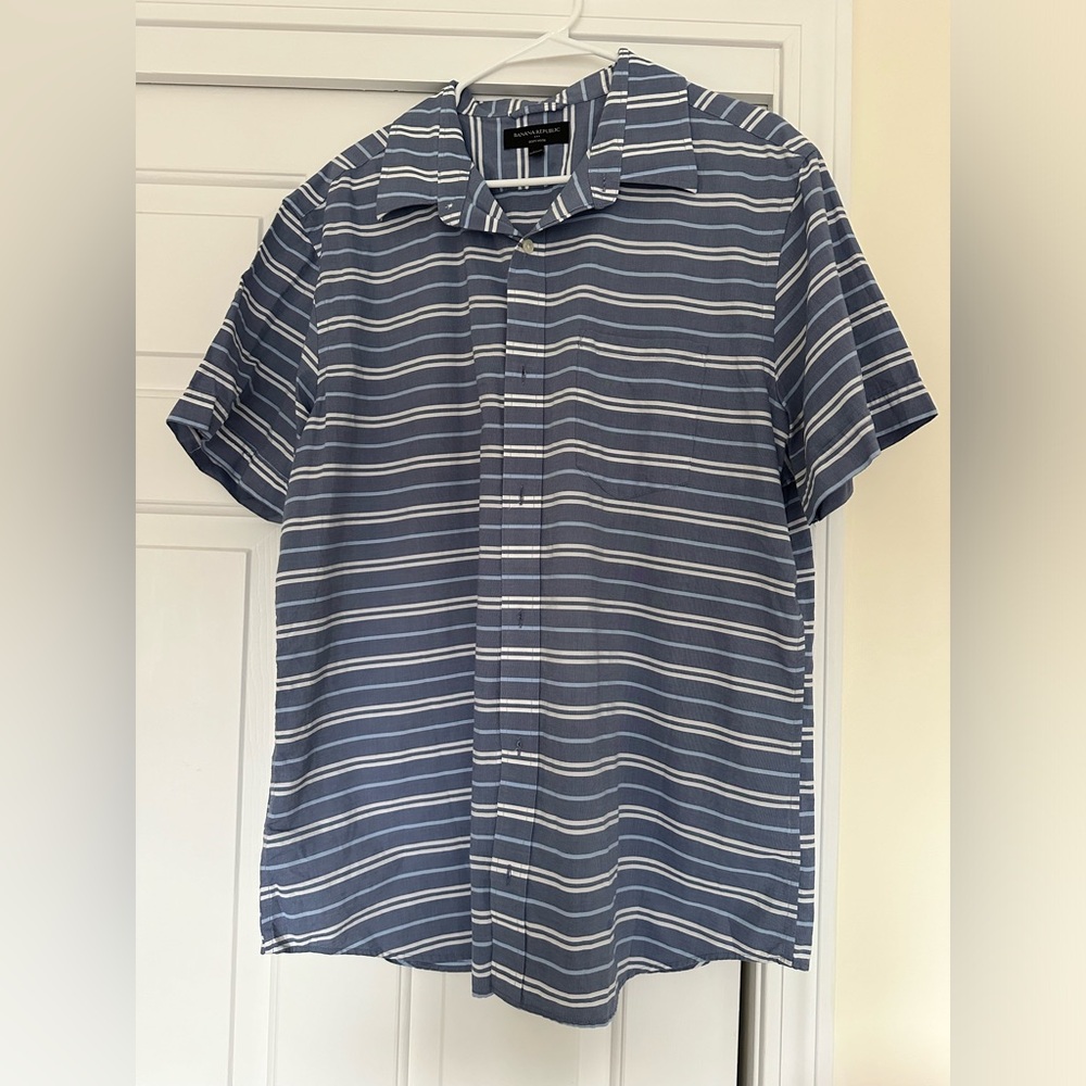 Banana Republic Men’s Shirt - XL